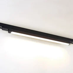 Arcchio Harlow LED-skinnelampe, sort, 69 cm, 3.000 K