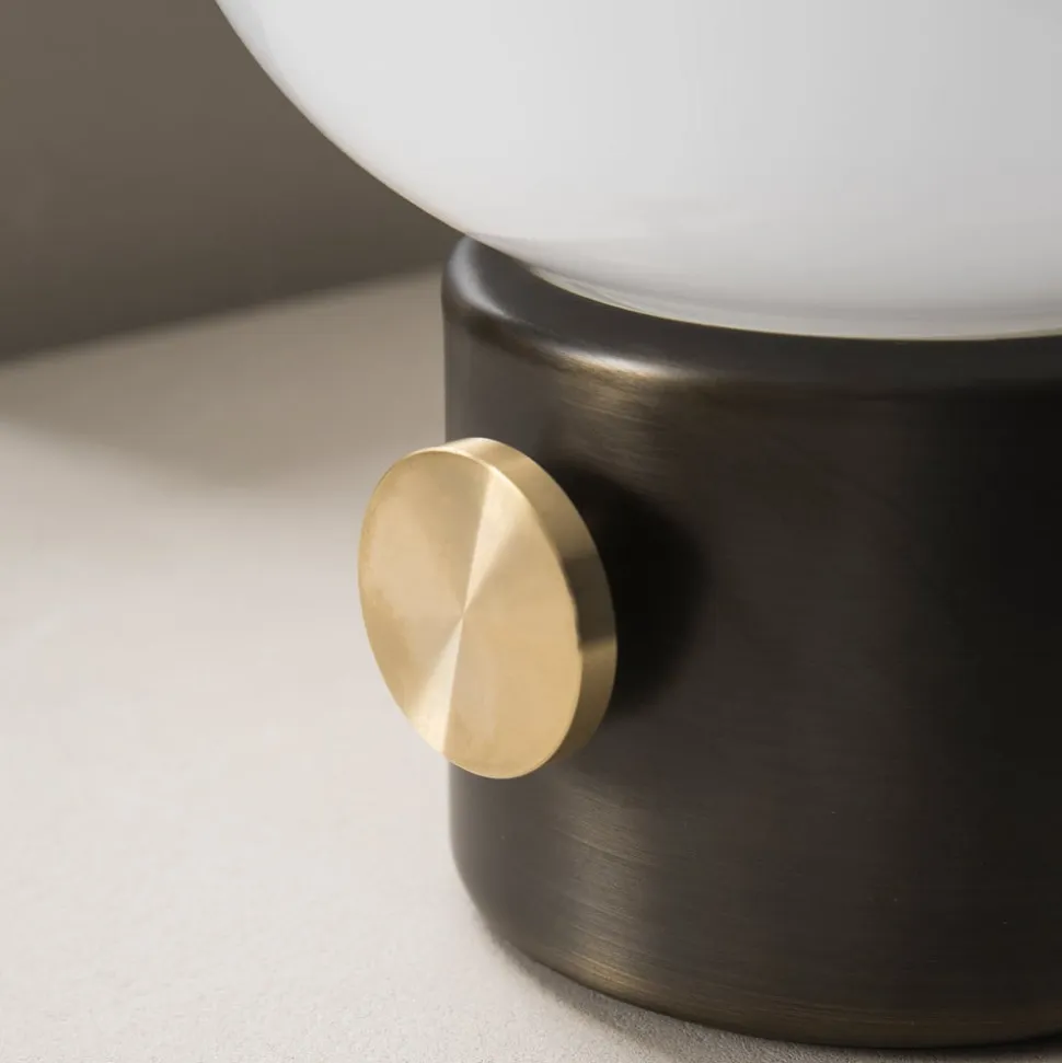 Audo JWDA bordlampe, bruneret messing