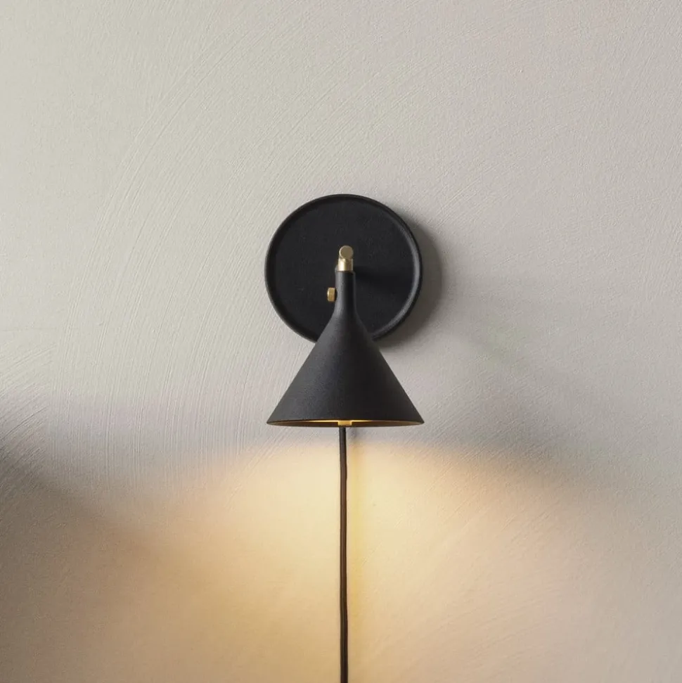 Audo LED-væglampe Cast, sort, IP44, dæmper, stik