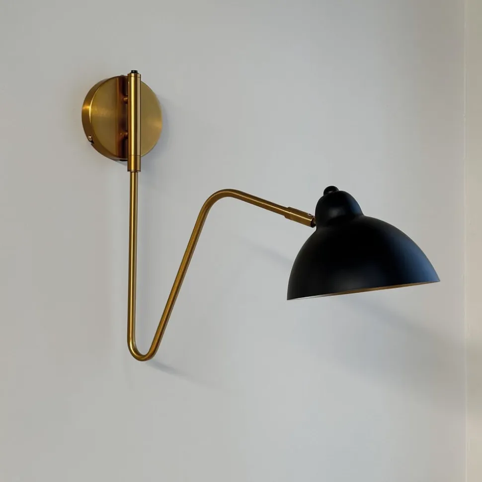 Dyberg Larsen Futura væglampe, sort, metal