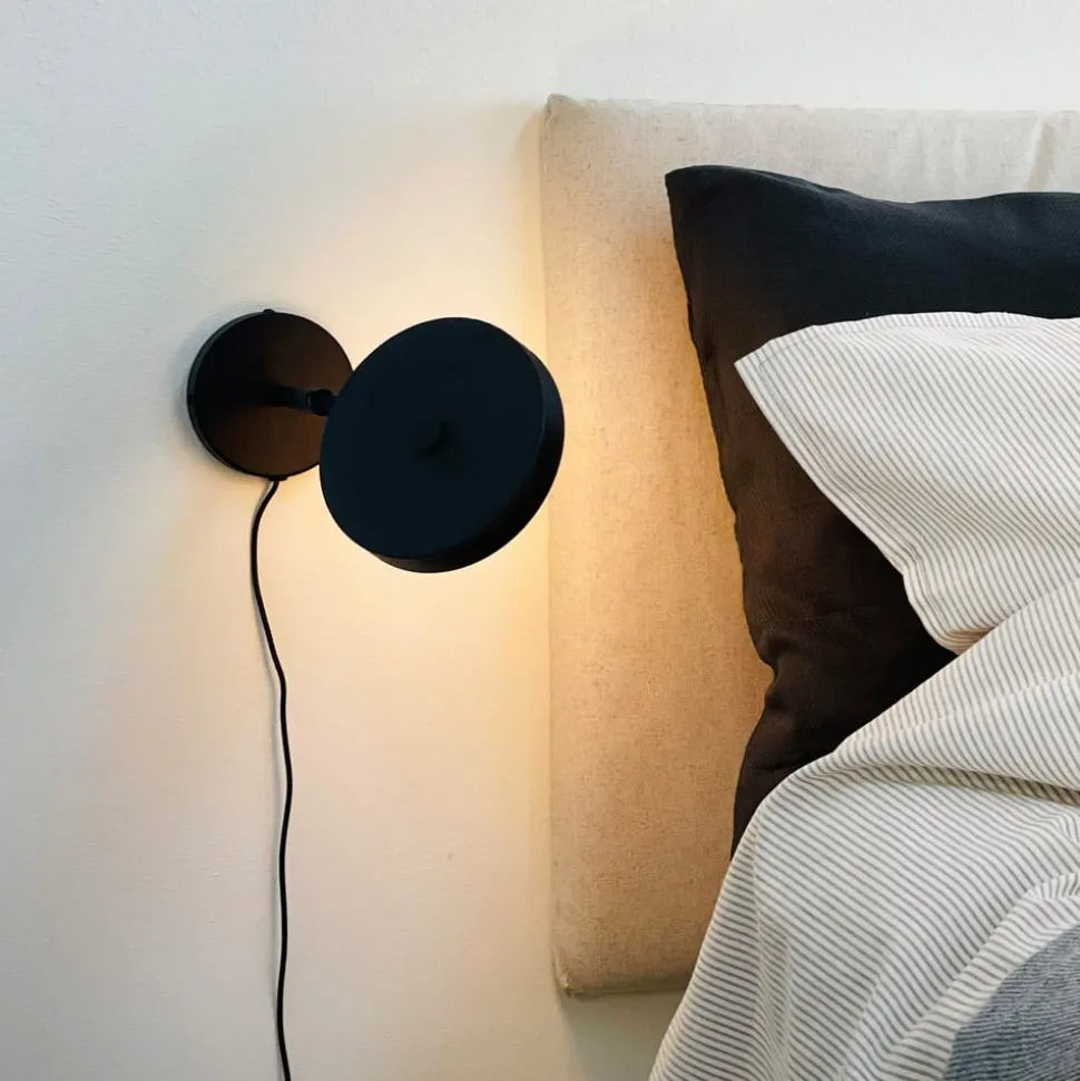Dyberg Larsen LED-væglampe Starlight, sort, Ø 14 cm