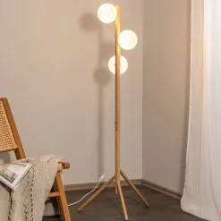 Estera gulvlampe, opalglas, træramme, 132 cm, 3 lyskilder