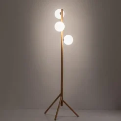 Estera gulvlampe, opalglas, træramme, 132 cm, 3 lyskilder
