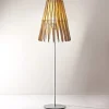 Fabbian Stick gulvlampe i træ, kegleformet