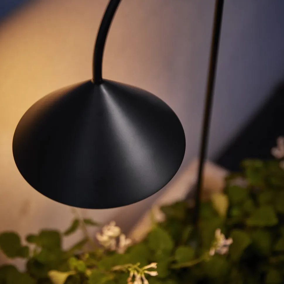 FRANDSEN lampe med jordspyd Grasp, sort, højde 82 cm