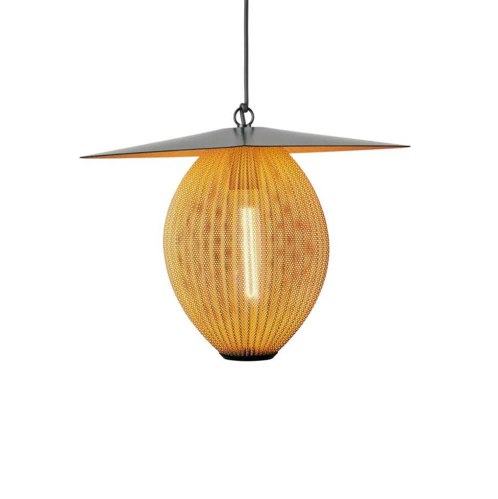 GUBI Satellite udendørs pendel, 57x36 cm, sort/sennepsguld