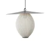 GUBI Satellite udendørs pendel, 57x36 cm, sort/cremehvid