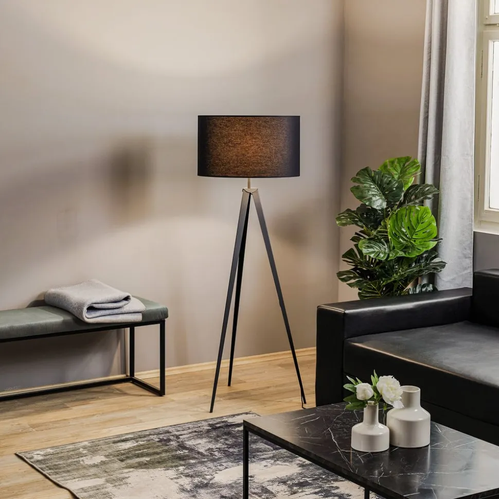 Gulvlampe Tago, treben, skærm sort/sølv
