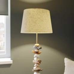 Gulvlampe Vera med stofskærm og sten-dekor