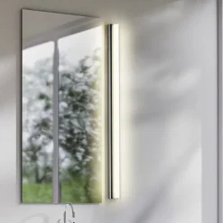 Helestra LED-spejllampe LOOM 2, længde 90 cm, IP44, CCT