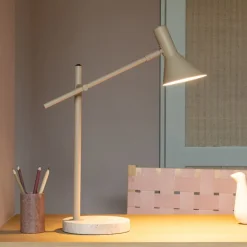 IT'S ABOUT ROMI bordlampe Izmir, sandfarvet, højde 59 cm