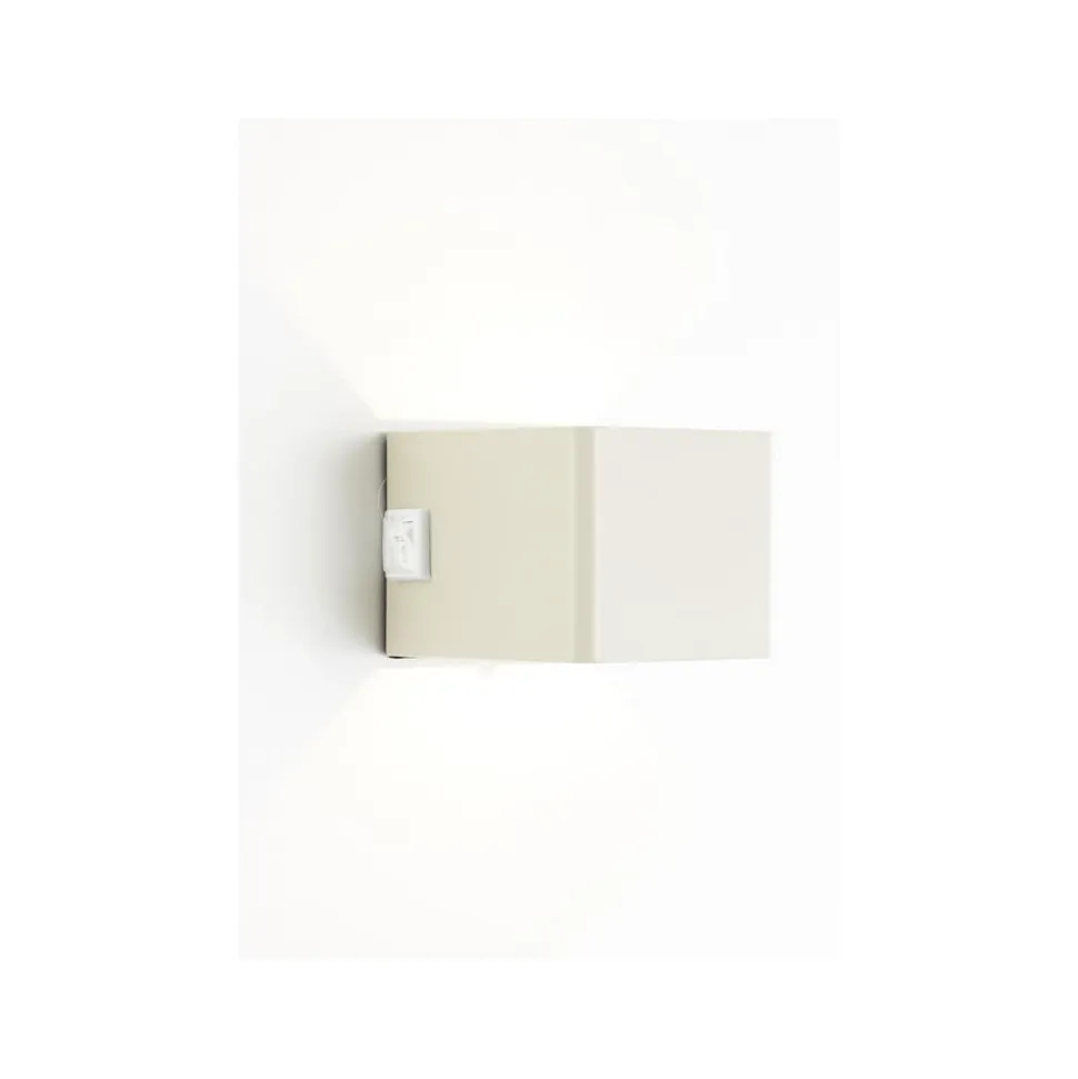 LED genopladelig udendørs væglampe Iseo, beige, bredde 10 cm, sensor