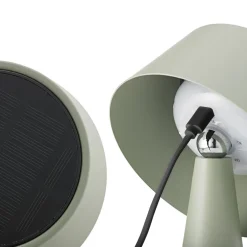LED-bordlampe Solino, grøn, solcelle/USB, 26 cm, IP44