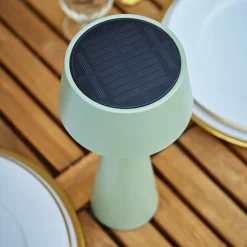 LED-bordlampe Solino, grøn, solcelle/USB, 26 cm, IP44