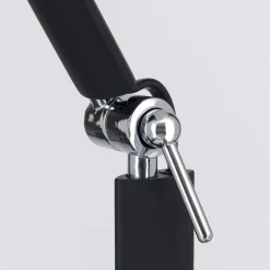 LED-gulvlampe Ringo, sort, metal, justerbar, dæmpbar