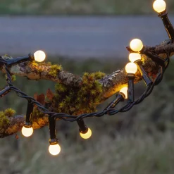 LED-lyskæde Berry Mini med timerfunktion hvid