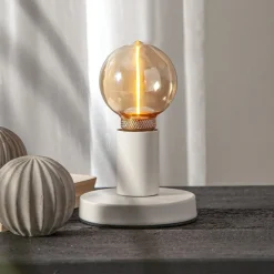 LED-pære DecoLED One G80 E27 2 W amber 1.800K 3-trins