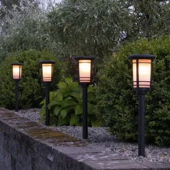 LED-sokkellampe solcelle Flame med flammeeffekt