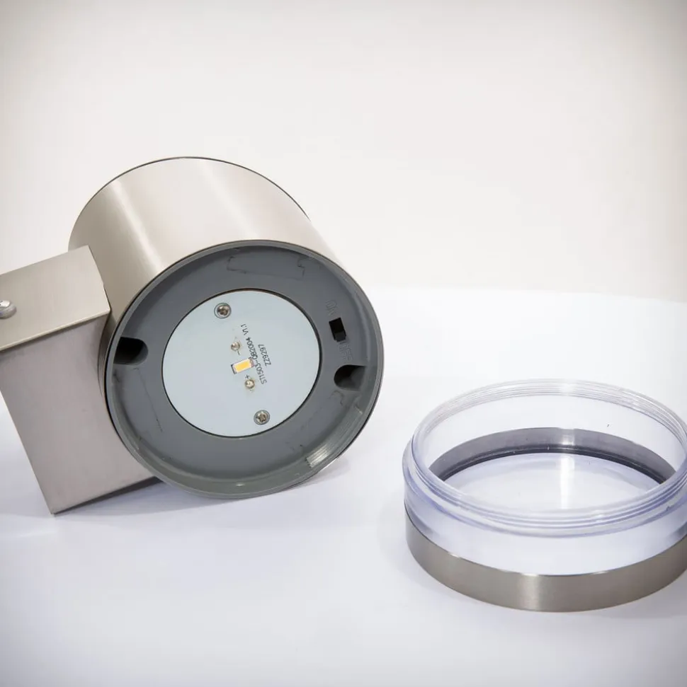 LED-solcellelampe Salma til anbringelse på muren