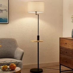 Lindby gulvlampe Zinia, sort, hylde, USB-tilslutning