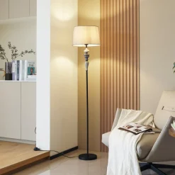Lindby Haldorin gulvlampe, grå/sort, tekstil, 157 cm
