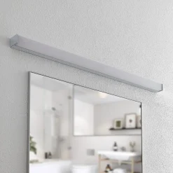 Lindby Klea LED-badeværelseslampe, 120 cm, krom, metal, IP44