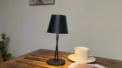 Lindby LED genopladelig bordlampe Janea CROSS, sort, metal