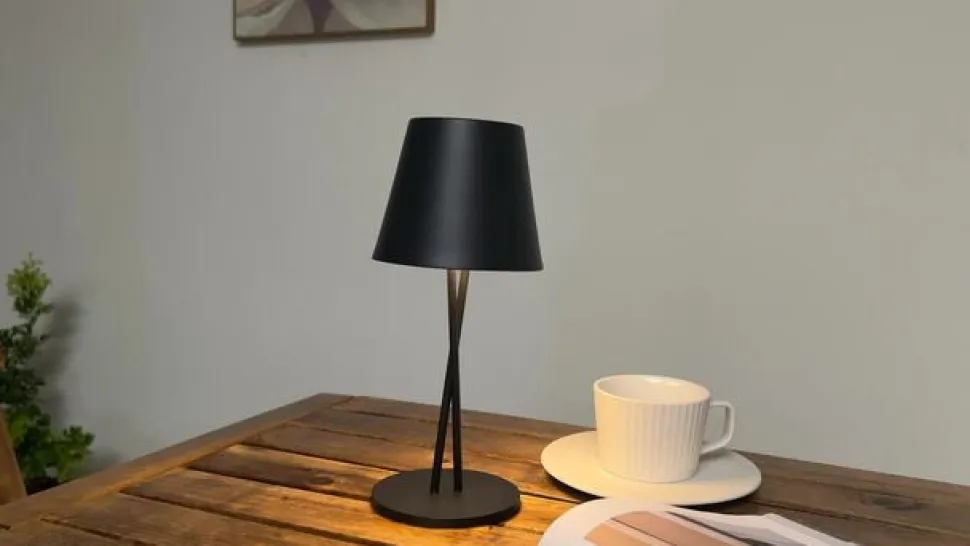 Lindby LED genopladelig bordlampe Janea CROSS, sort, metal