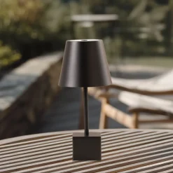 Lindby LED genopladelig bordlampe Janea CUBE, sort, metal