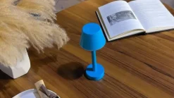 Lindby LED genopladelig lampe Gaja, blå, USB, IP44, RGBW, dæmpbar
