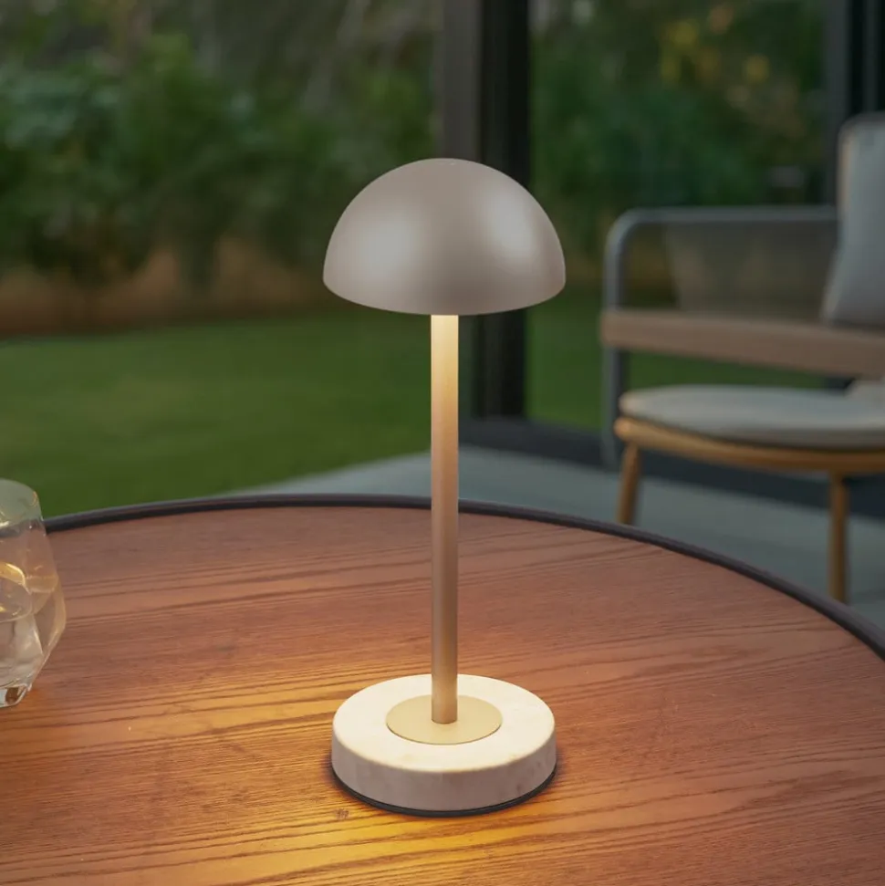 Lindby LED-batteridrevet bordlampe Pippin, guld/travertin, IP44