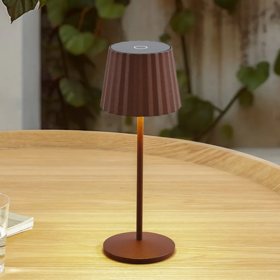 Lindby LED-batteridrevet bordlampe Esali, rustbrun, IP65