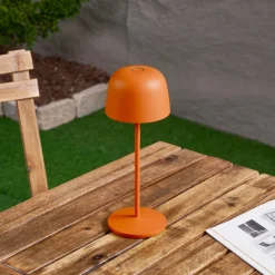 Lindby LED-bordlampe Arietty, orange, dæmpbar, IP65