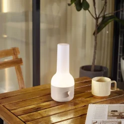 Lindby LED-bordlampe Isaline, beige, dæmpbar, IP44