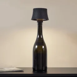 Lindby LED-bordlampe Linor, sort, USB, touch-dimmer