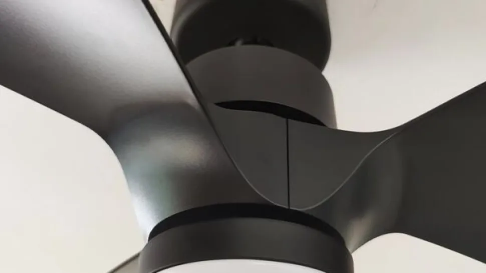Lindby LED-loftventilator Enon, sort, DC-motor, støjsvag