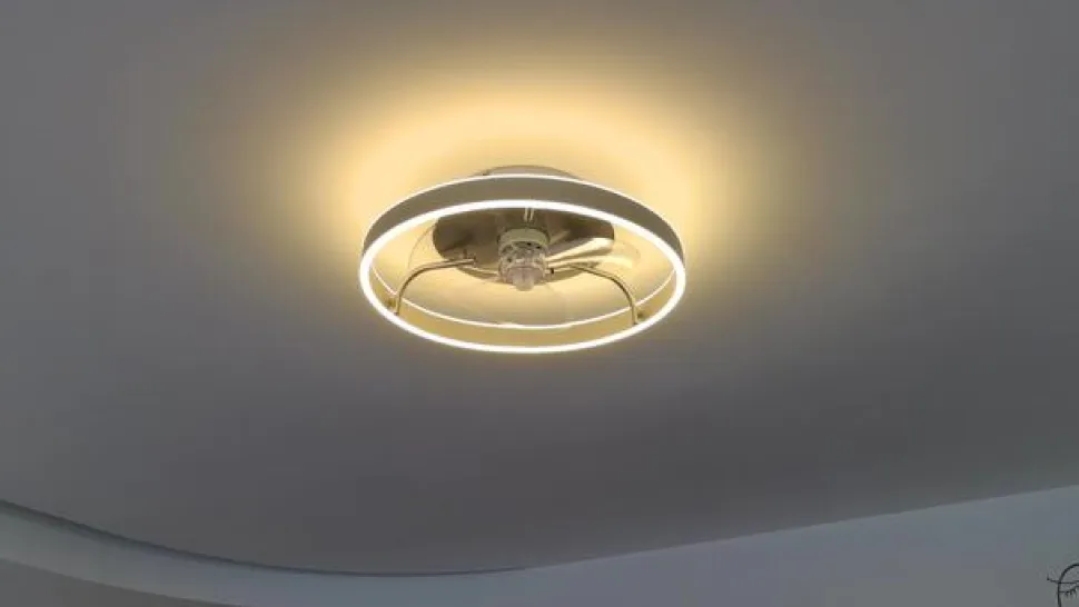 Lindby LED-loftventilator Momitu, sølv, lydsvag, Ø 50 cm