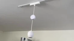 Lindby LED-pendellampe Lumaro, hvid, Ø 6,2 cm, 48V, dæmpbar
