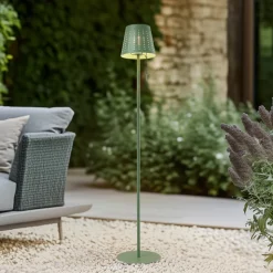 Lindby LED-solcellegulvlampe Hilario, grøn, jern, genopladeligt batteri