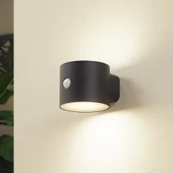 Lindby LED-solcellelampe Amren, sort, ABS, sensor