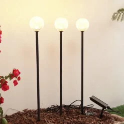 Lindby LED-solcellelampe Brindley, sæt med 3, sort, glas