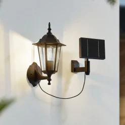 Lindby LED-solcellelampe Sayata, sort, aluminium, lygte