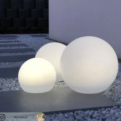 Lindby LED-solcellelamper Lago, sæt med 3, kugler, jordspyd, hvid