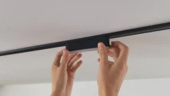 Lindby LED-strip 48 V Lumaro, sort,5W,plast,dæmpbar