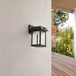 Lindby LED-væglampe Latarka, højde 27,5 cm, sensor