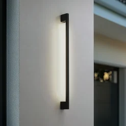 Lindby LED-væglampe Neano, 90 cm, sort, metal, IP54