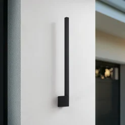 Lindby LED-væglampe Neano, 60 cm, sort, metal, IP54