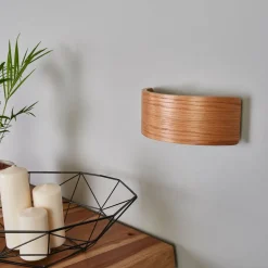 Lindby LED-væglampe Rafailia, bredde 23 cm, træ, 3.000 K