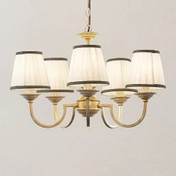 Lindby lysekrone Lumiel, 5-lys, creme/messing, tekstil