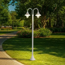 Lindby Madea udendørslampe, hvid, 2 lyskilder, 213 cm, E27, IP44